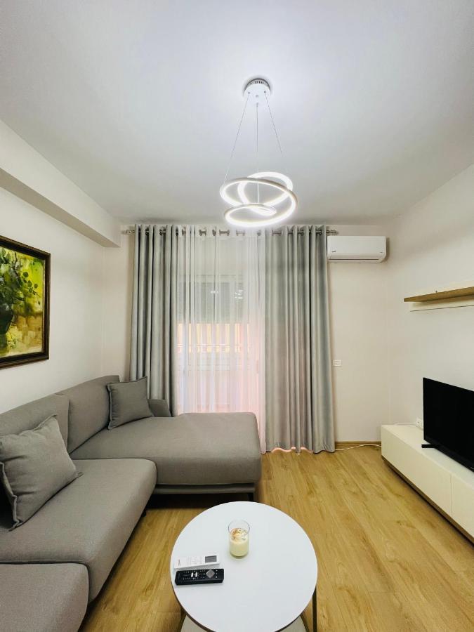 Lovely Apartment, Free Parking Tirana Kültér fotó