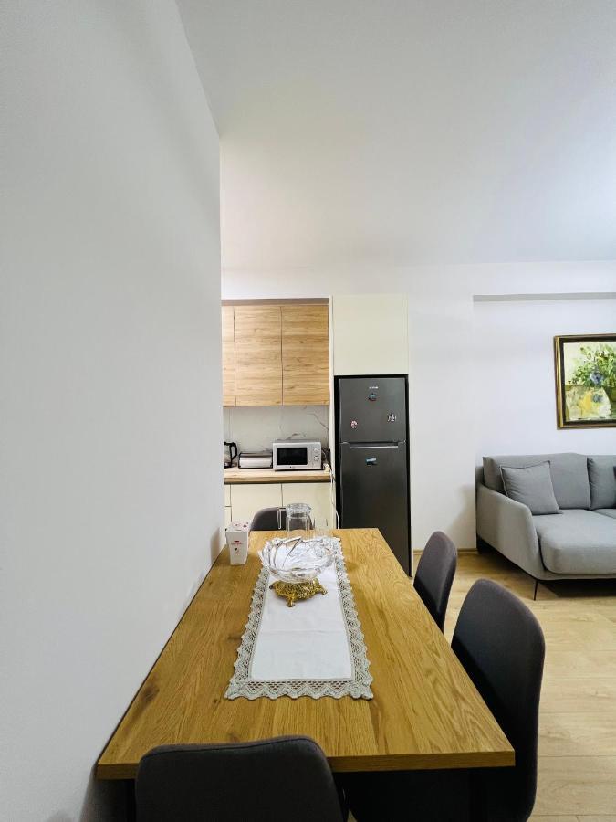 Lovely Apartment, Free Parking Tirana Kültér fotó