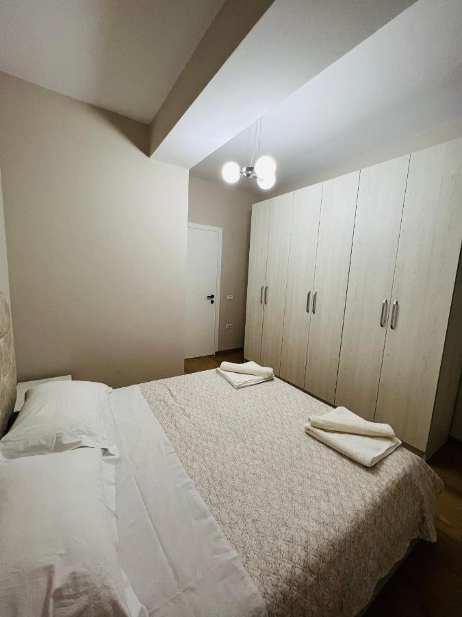 Lovely Apartment, Free Parking Tirana Kültér fotó