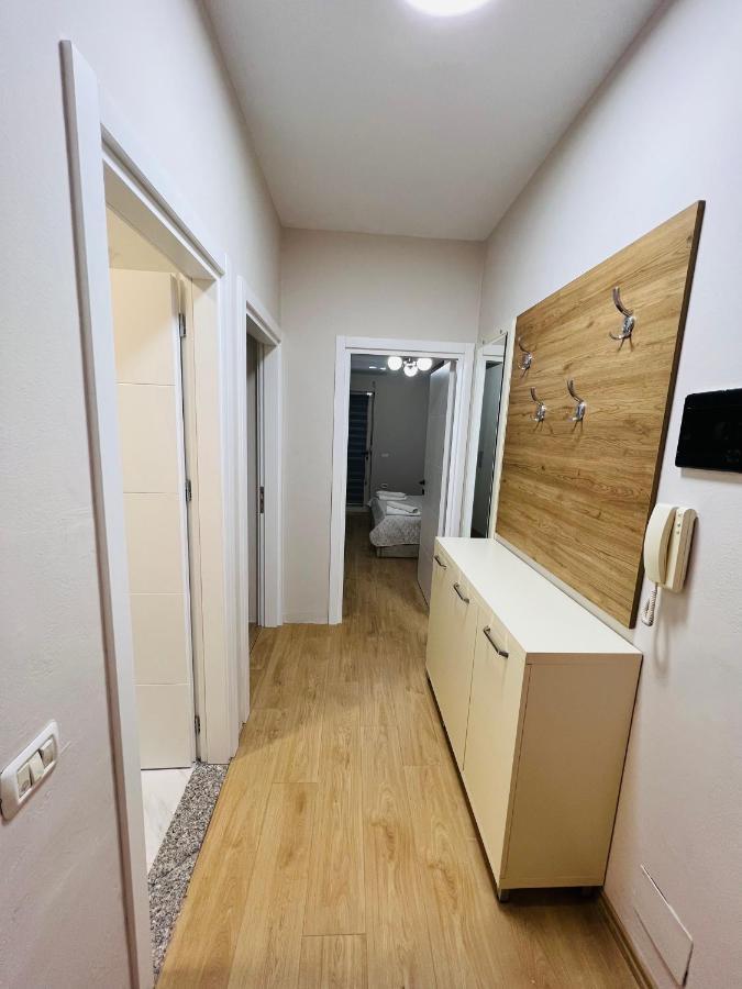 Lovely Apartment, Free Parking Tirana Kültér fotó